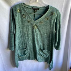 Women’s half sleeve top; French laundry; size M; Green